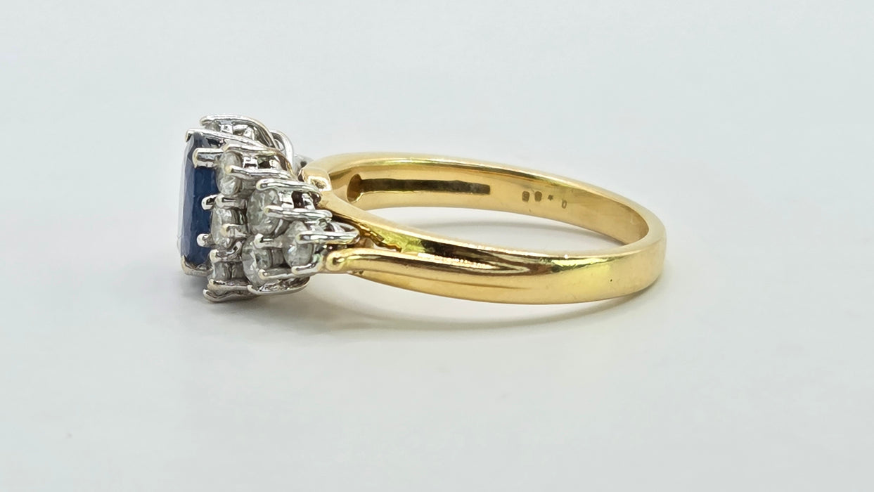 Vintage: 18ct Yellow Gold Sapphire 1.17ct & Diamond 0.85ct Trefoil Cluster Dress Ring