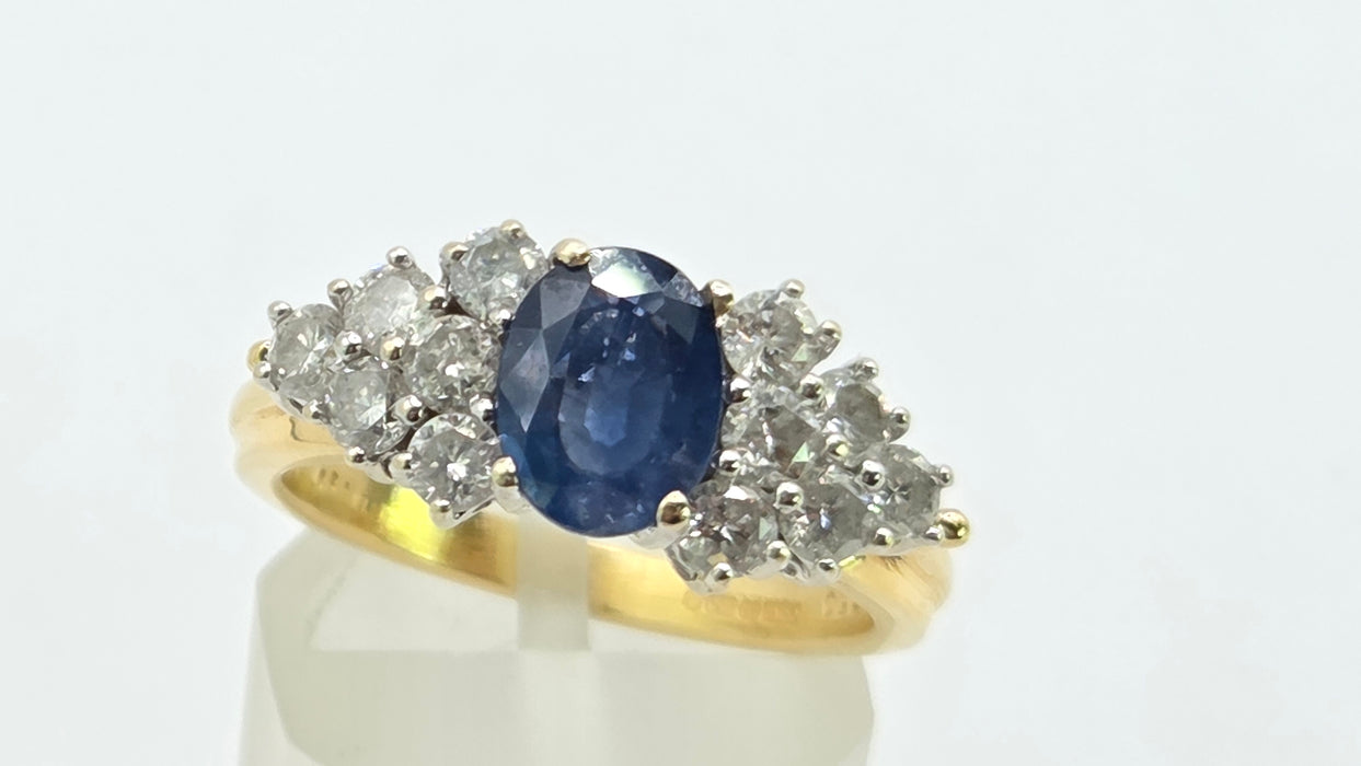 Vintage: 18ct Yellow Gold Sapphire 1.17ct & Diamond 0.85ct Trefoil Cluster Dress Ring