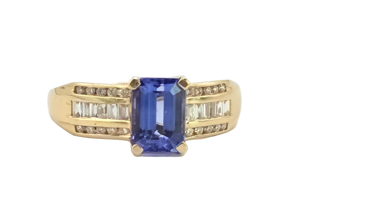 Vintage: 18ct Yellow Gold Tanzanite 1.70ct & Diamond 0.46ct Dress Ring