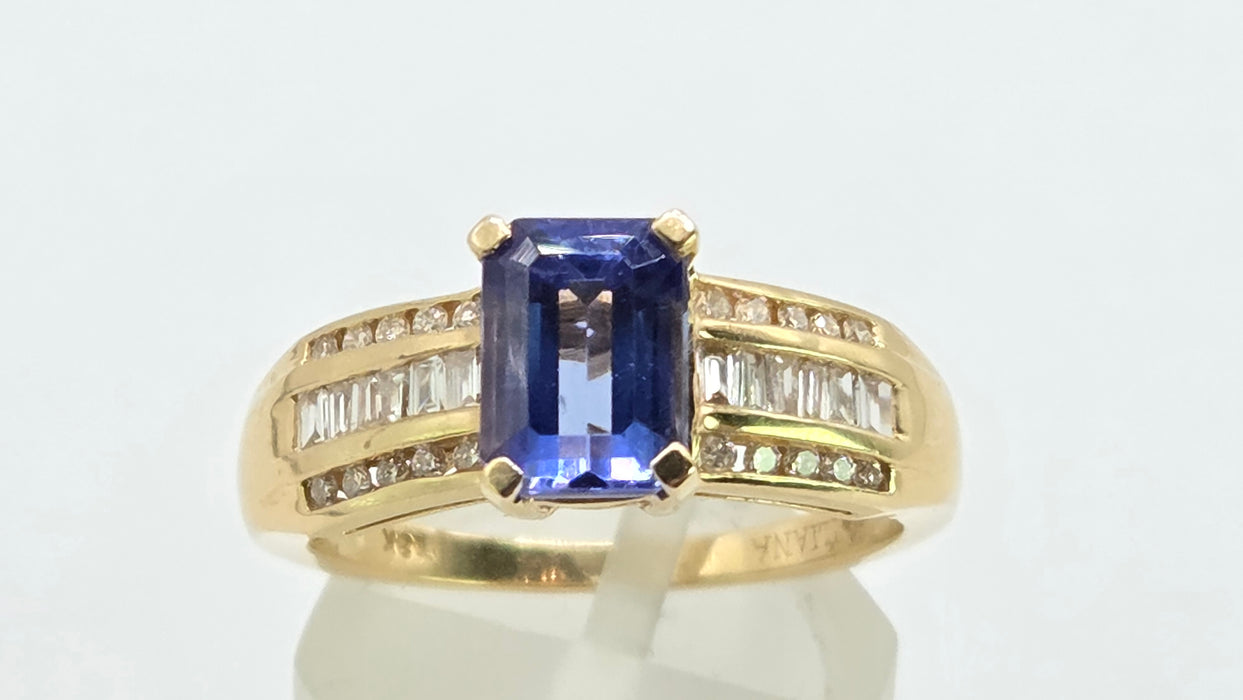 Vintage: 18ct Yellow Gold Tanzanite 1.70ct & Diamond 0.46ct Dress Ring