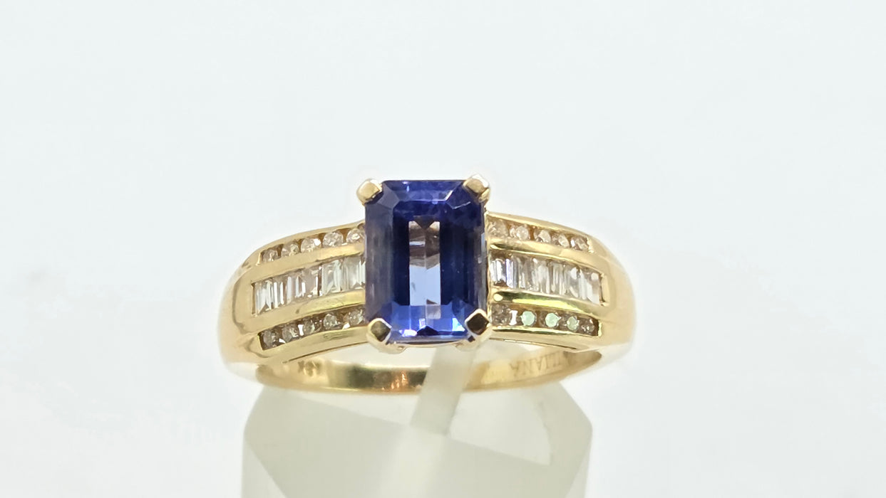 Vintage: 18ct Yellow Gold Tanzanite 1.70ct & Diamond 0.46ct Dress Ring