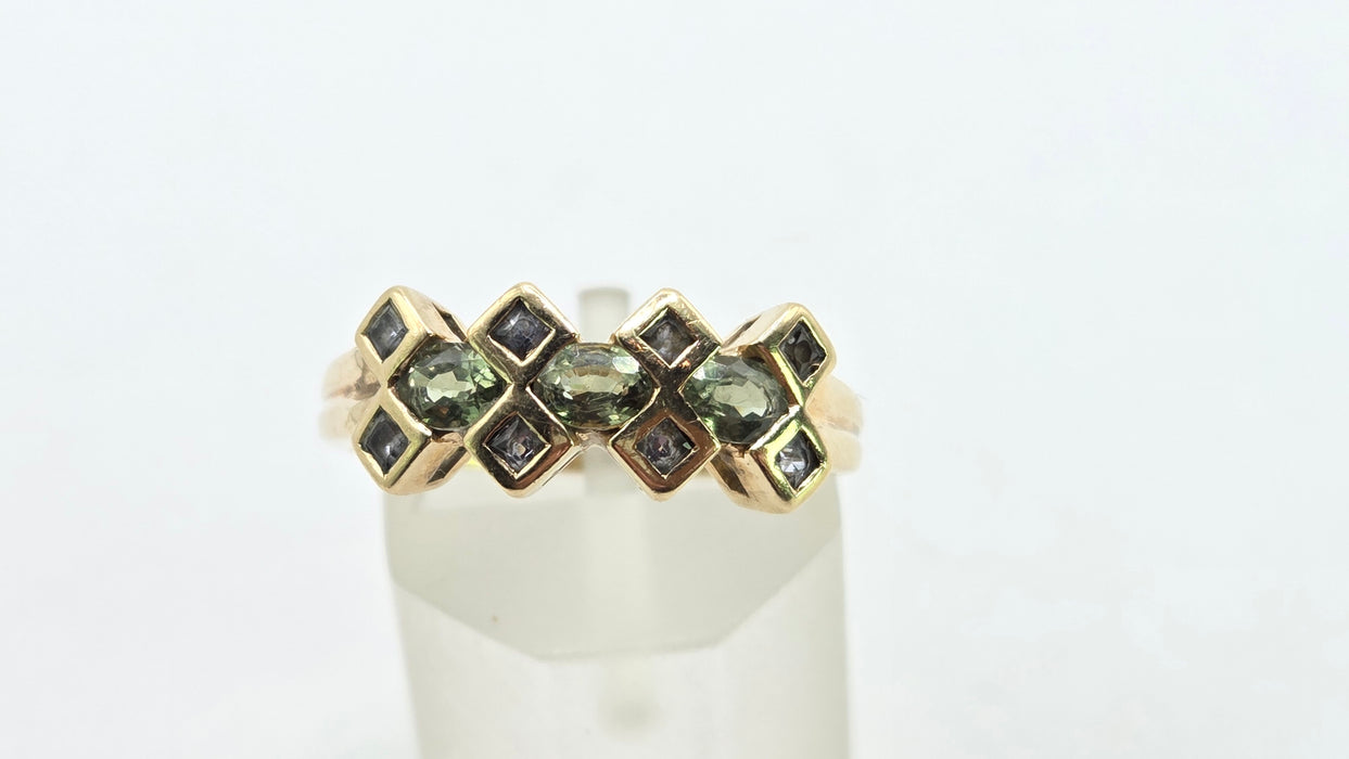 Vintage: 9ct Yellow Gold Green Sapphire Geometric Dress Ring