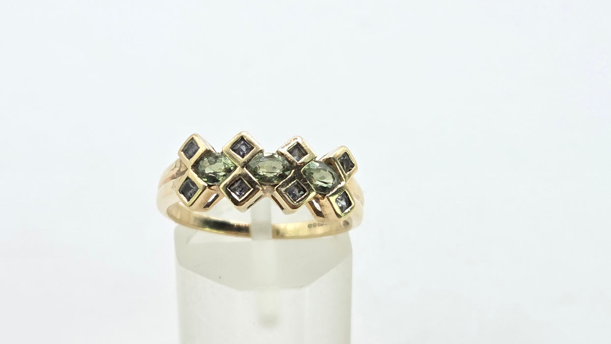 Vintage: 9ct Yellow Gold Green Sapphire Geometric Dress Ring