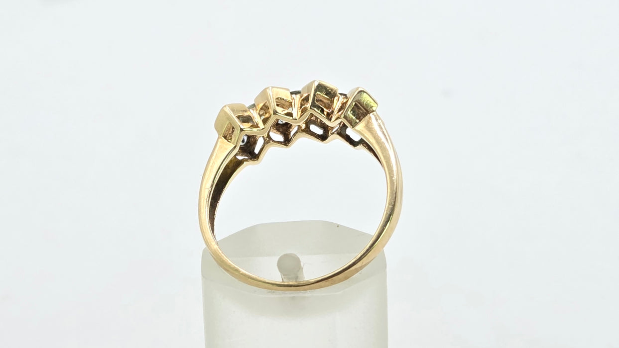 Vintage: 9ct Yellow Gold Green Sapphire Geometric Dress Ring
