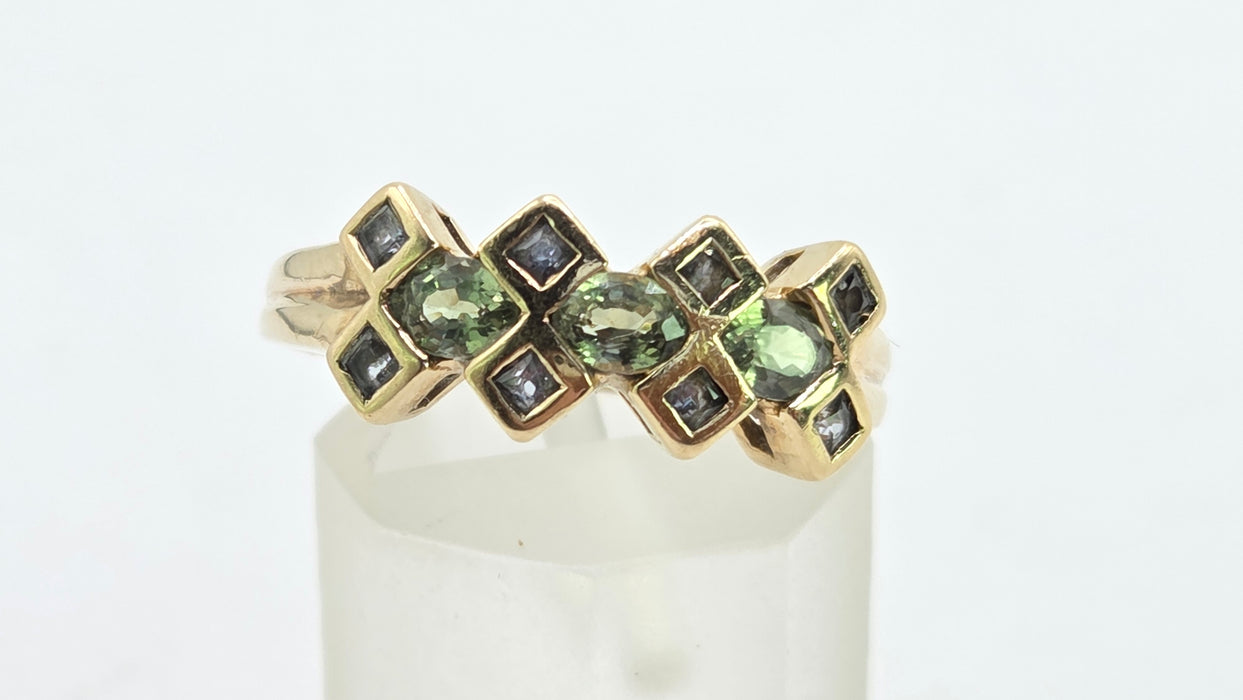 Vintage: 9ct Yellow Gold Green Sapphire Geometric Dress Ring