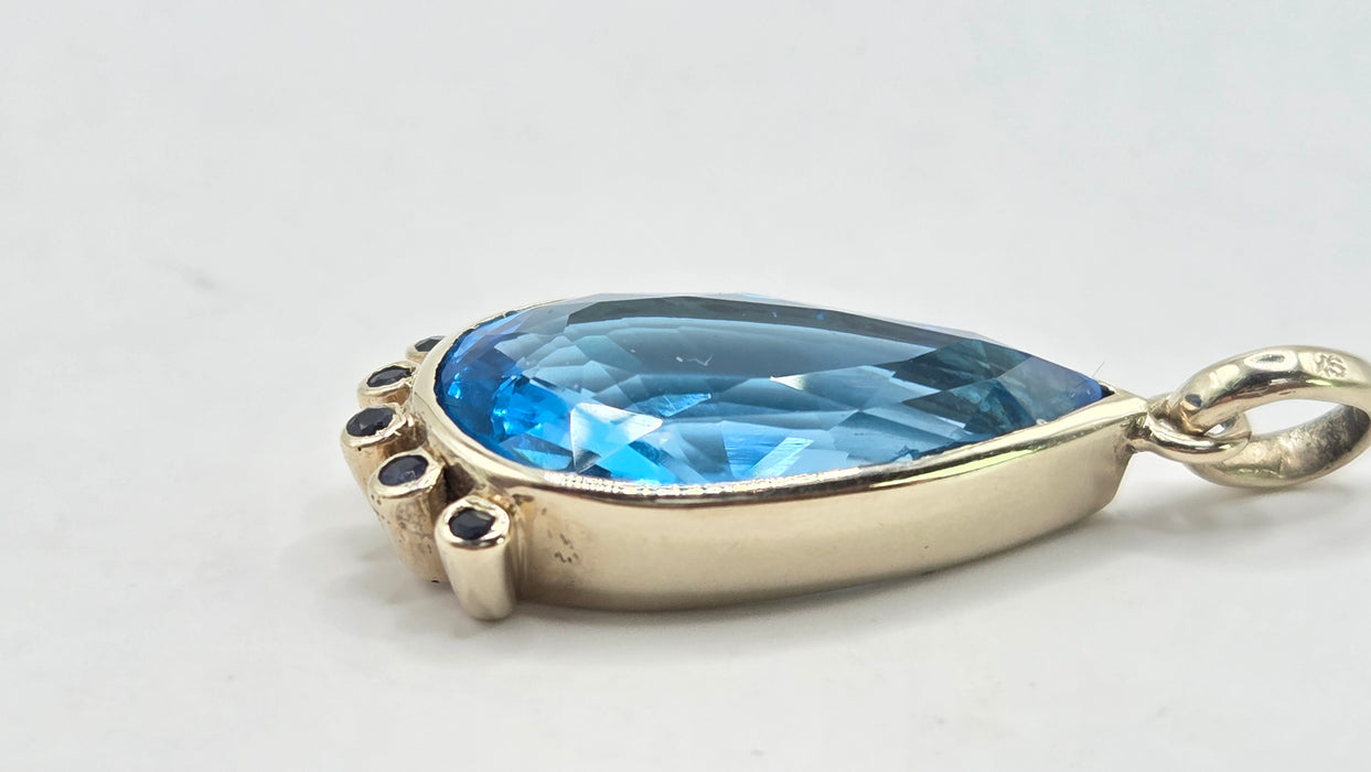 Vintage: 9ct White Gold Swiss Blue Topaz & Sapphire Pendant