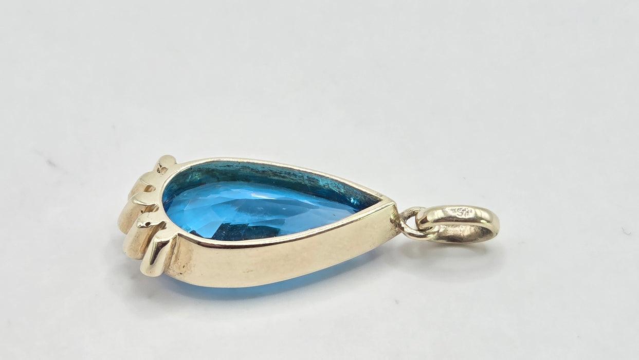Vintage: 9ct White Gold Swiss Blue Topaz & Sapphire Pendant