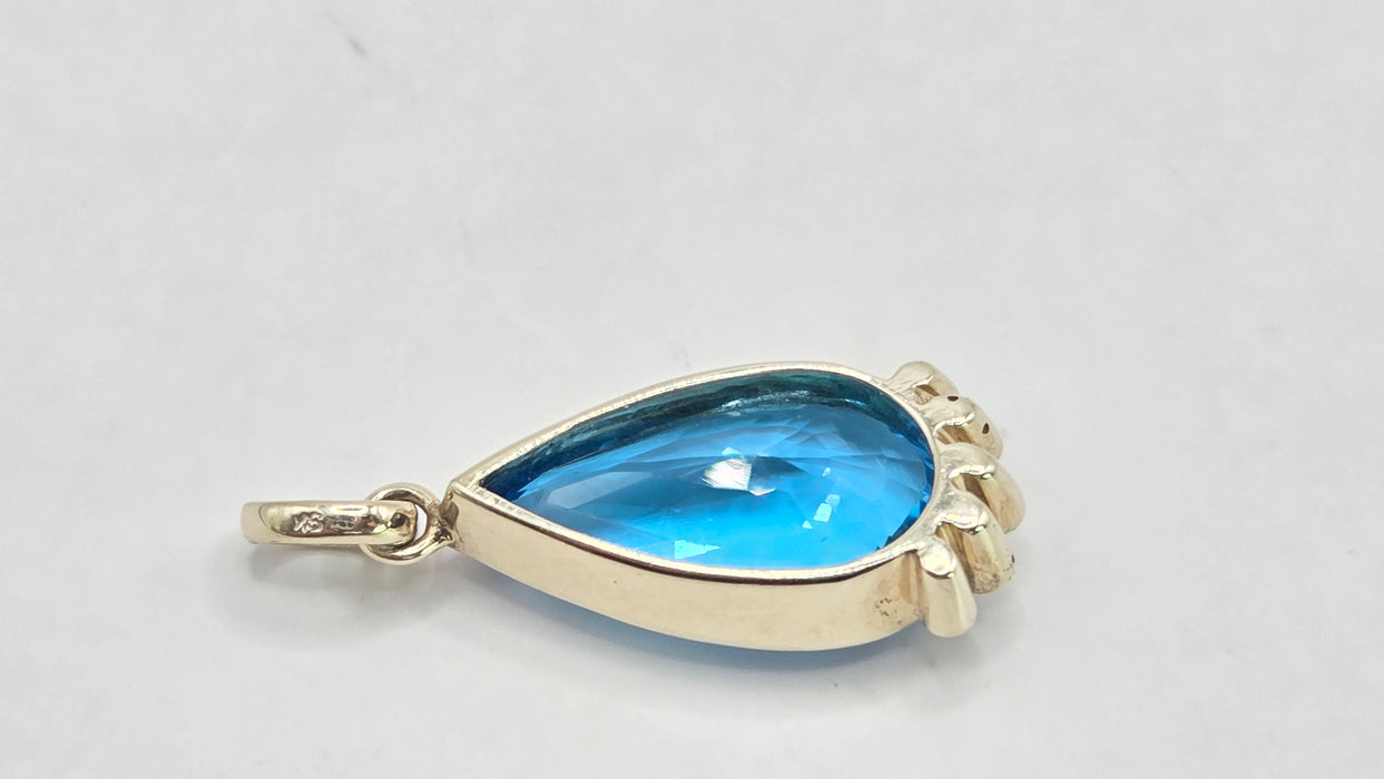 Vintage: 9ct White Gold Swiss Blue Topaz & Sapphire Pendant
