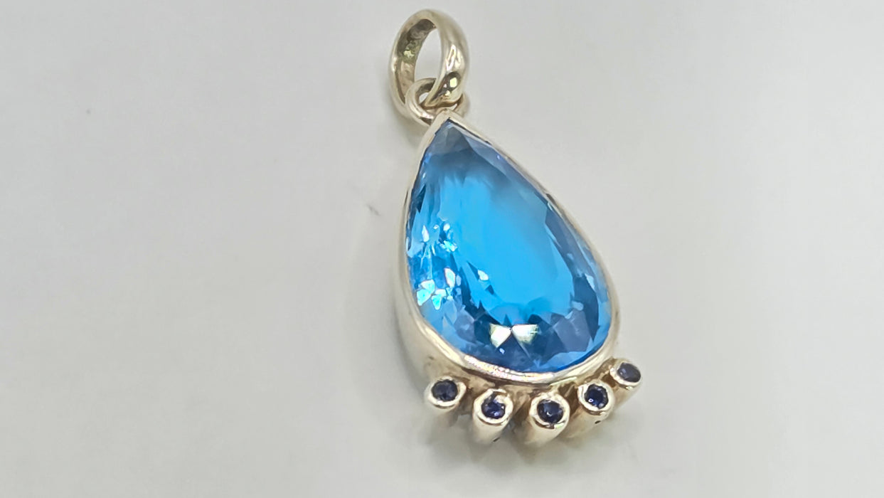Vintage: 9ct White Gold Swiss Blue Topaz & Sapphire Pendant