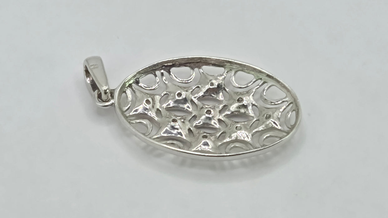 Vintage: 9ct White Gold Diamond Lattice Pendant