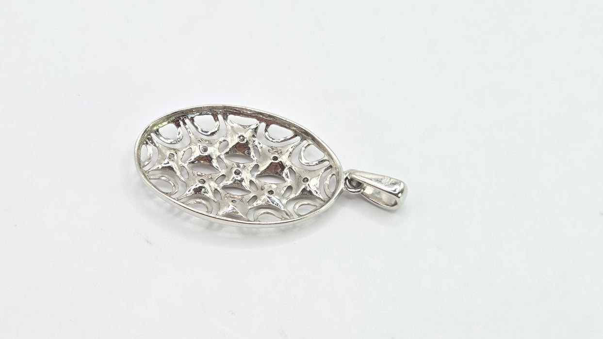 Vintage: 9ct White Gold Diamond Lattice Pendant