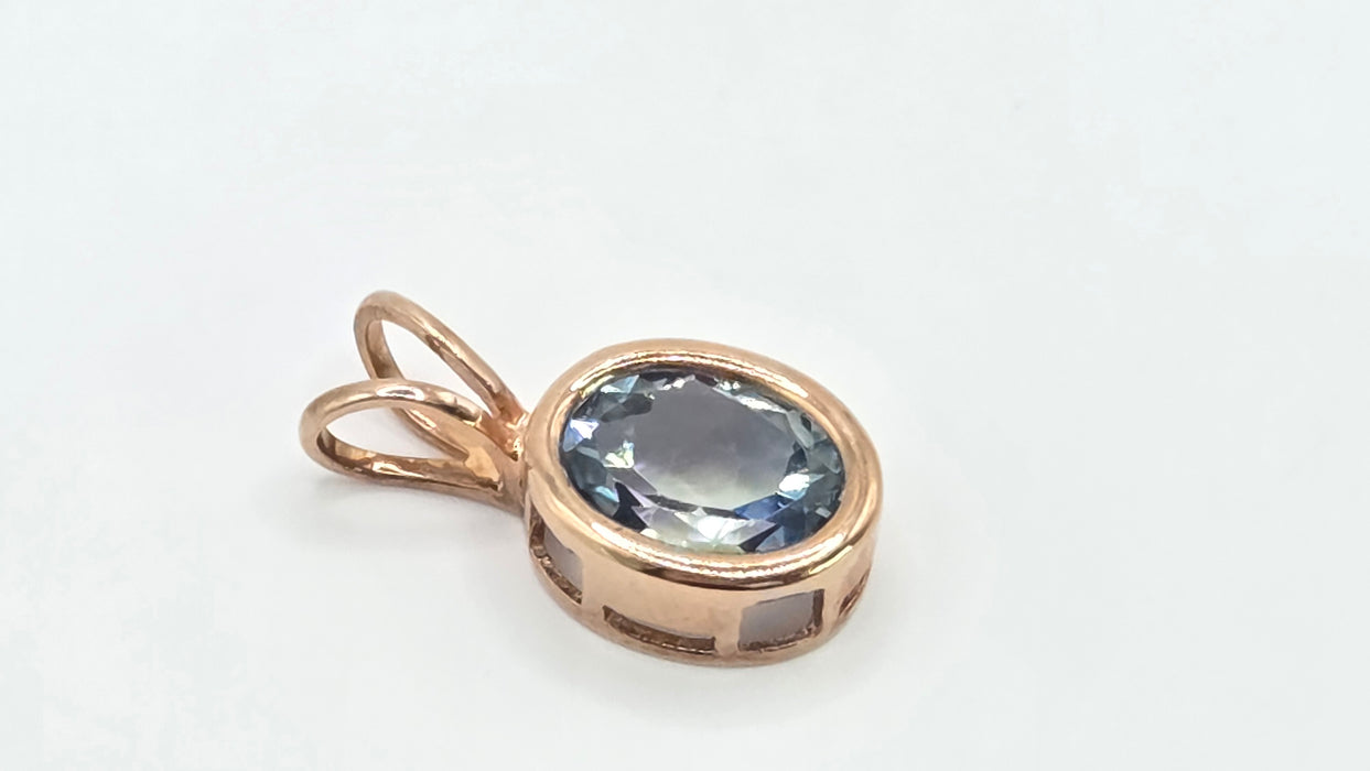 Vintage: 9ct Rose Gold Blue Topaz Pendant