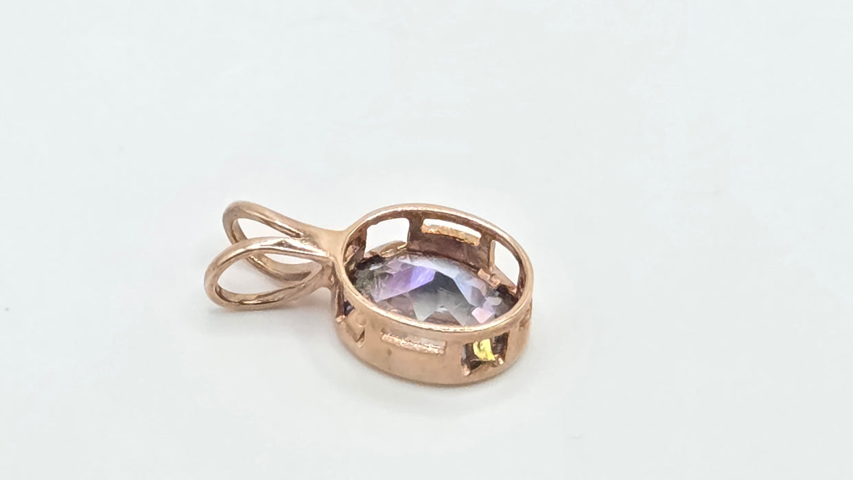 Vintage: 9ct Rose Gold Blue Topaz Pendant