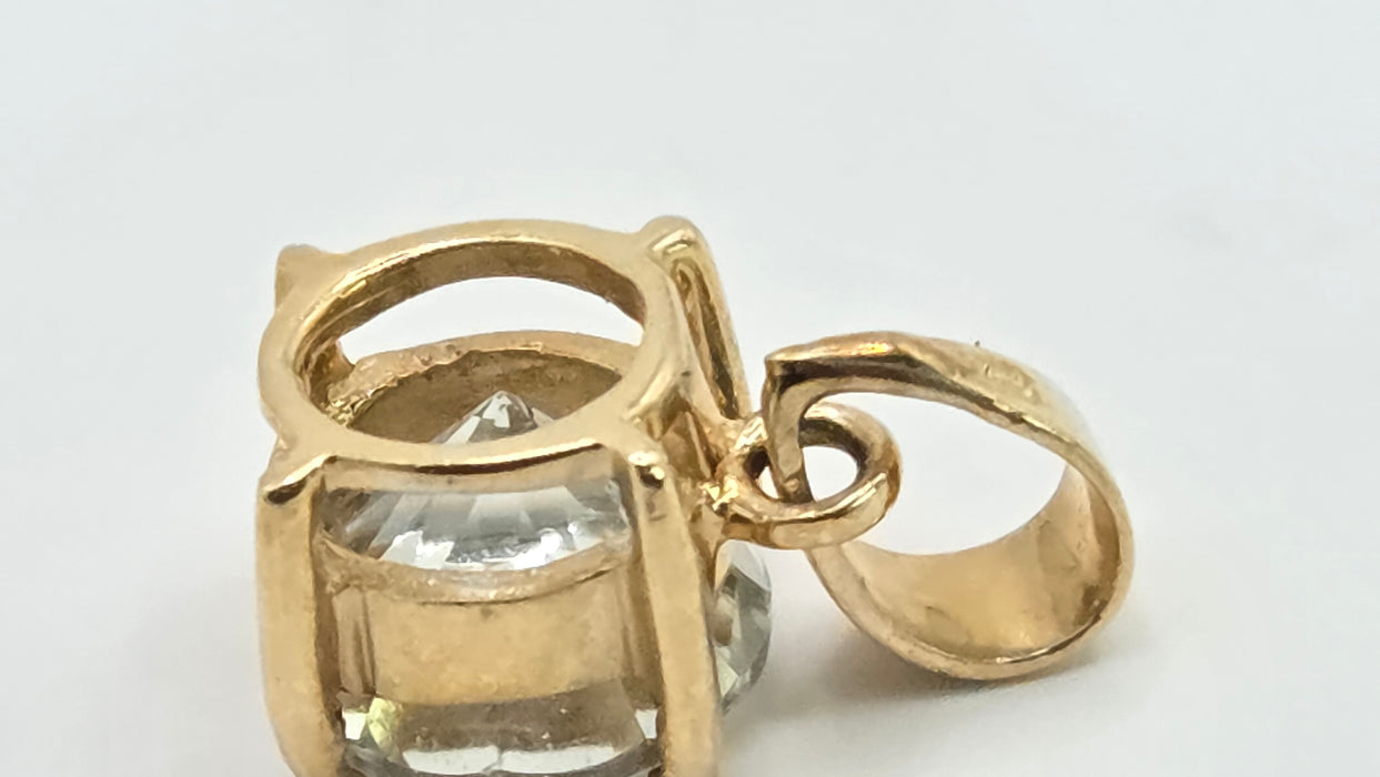 Vintage: 9ct Yellow Gold Green Quartz Pendant