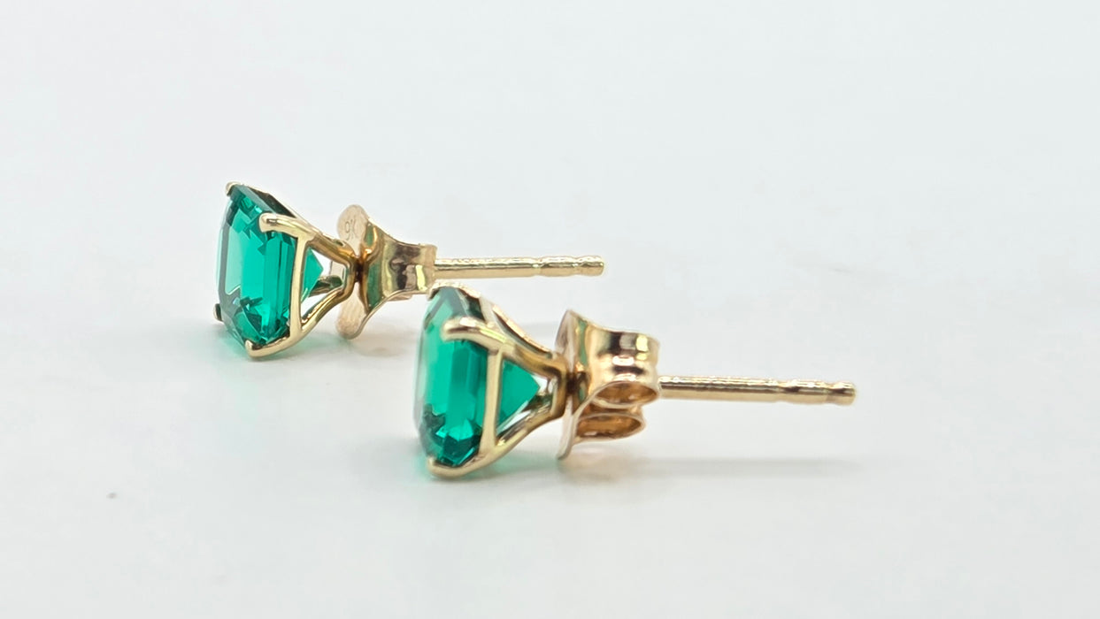 Vintage: 9ct Yellow Gold Demantoid Garnet Stud Earrings