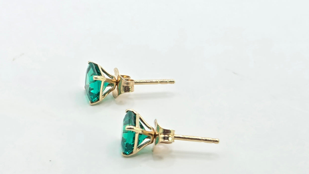 Vintage: 9ct Yellow Gold Demantoid Garnet Stud Earrings