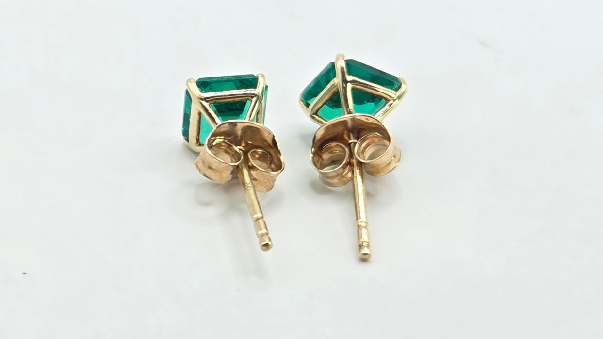 Vintage: 9ct Yellow Gold Demantoid Garnet Stud Earrings