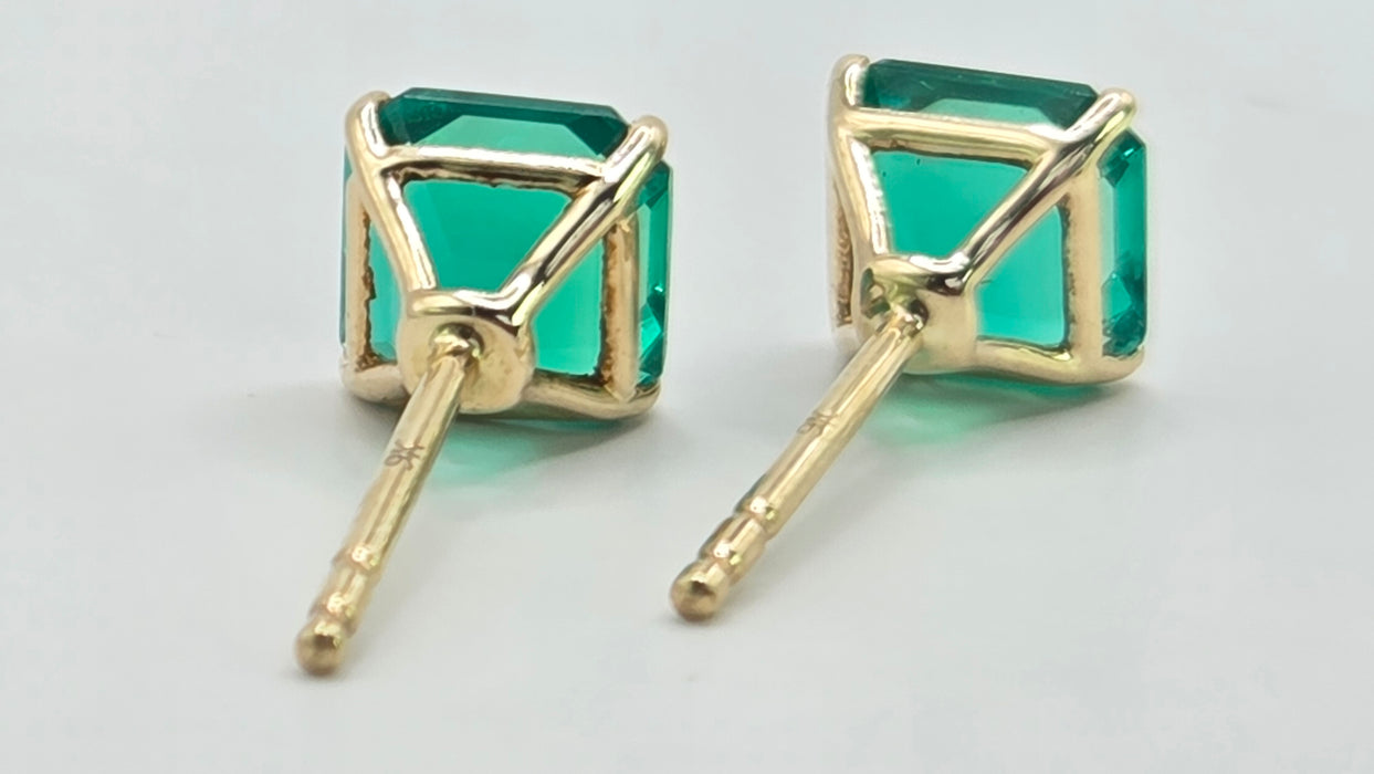 Vintage: 9ct Yellow Gold Demantoid Garnet Stud Earrings