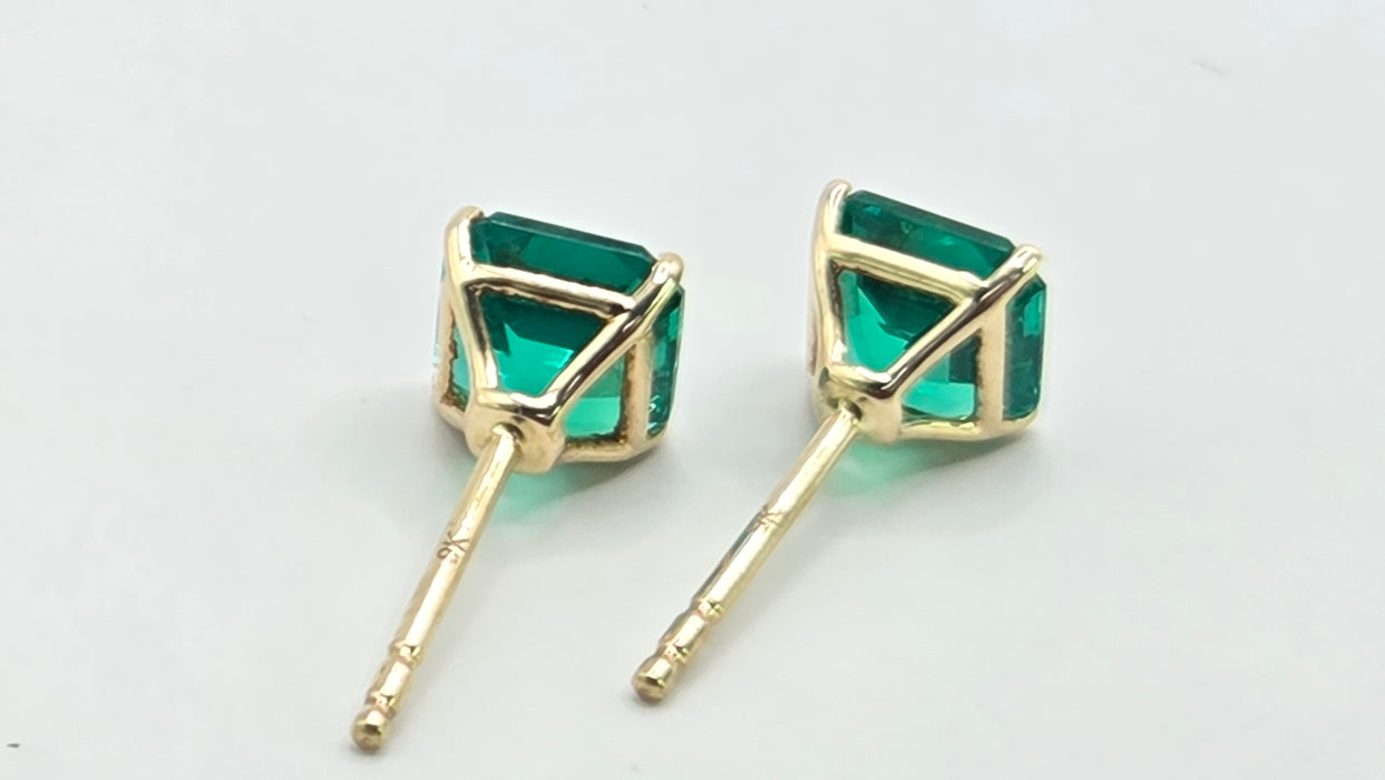 Vintage: 9ct Yellow Gold Demantoid Garnet Stud Earrings