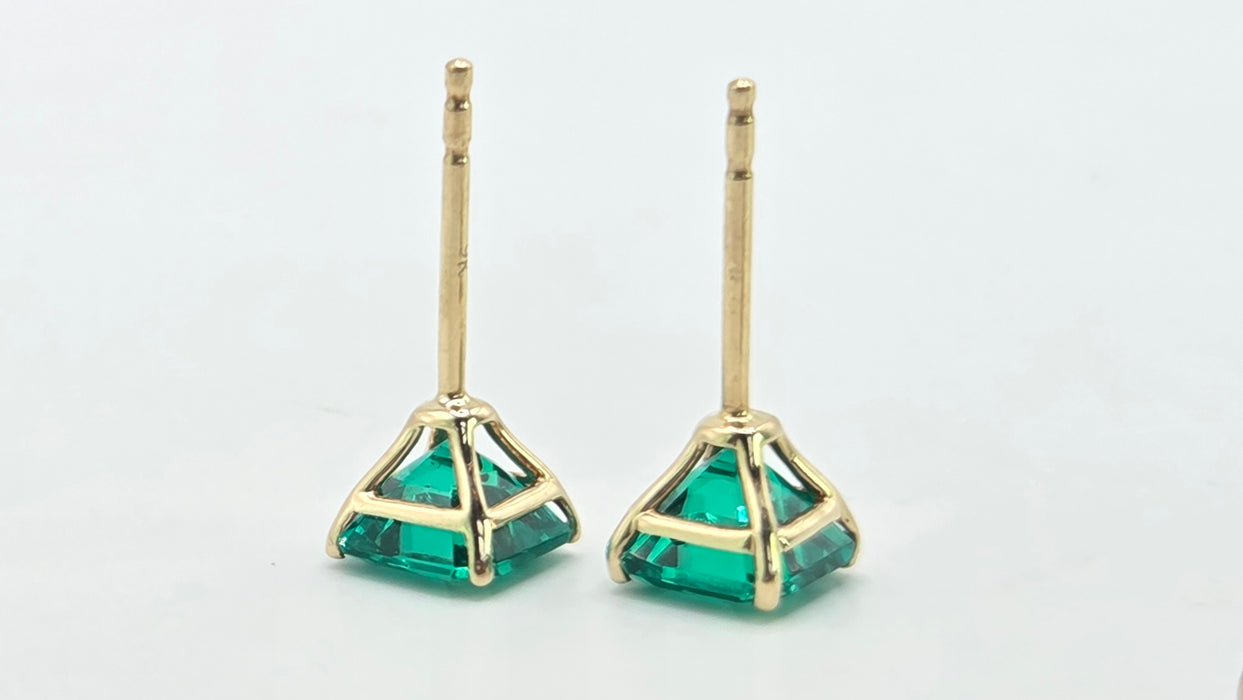 Vintage: 9ct Yellow Gold Demantoid Garnet Stud Earrings