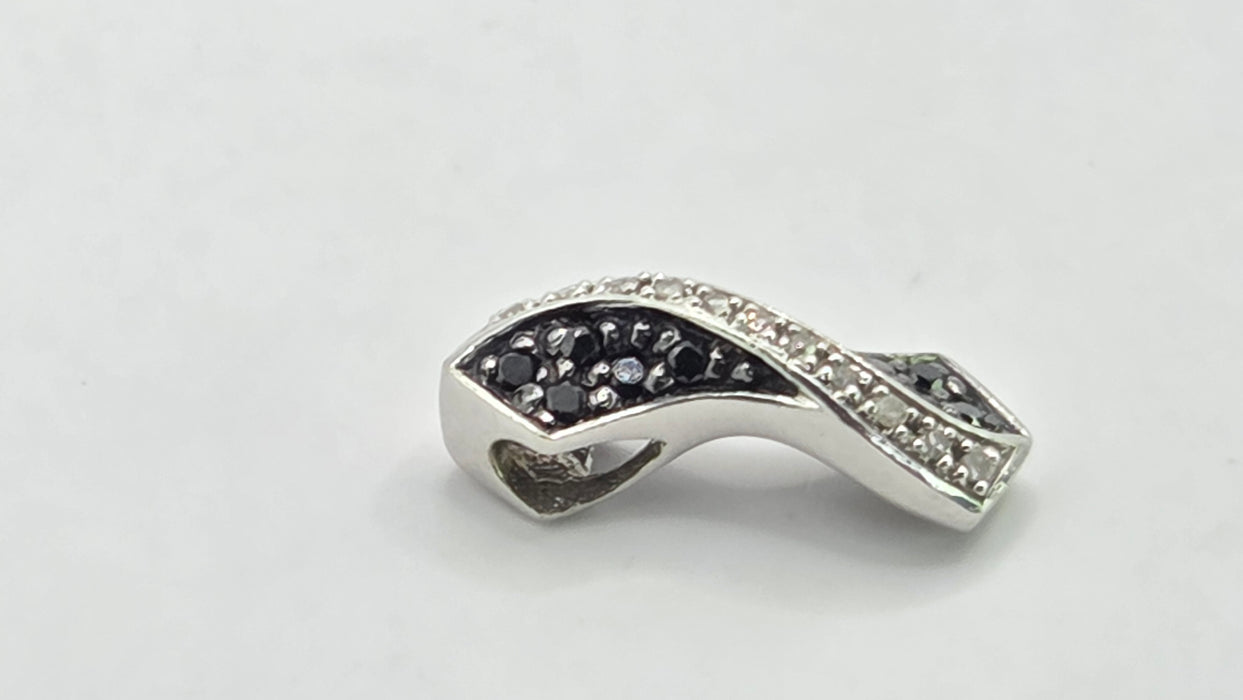 Vintage: 9ct White Gold 21 Black & White Diamond Crossover Pendant