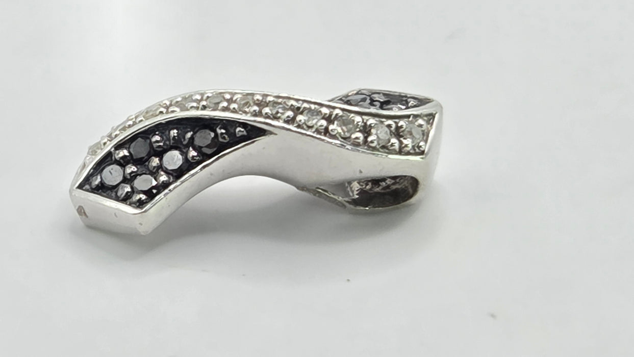 Vintage: 9ct White Gold 21 Black & White Diamond Crossover Pendant