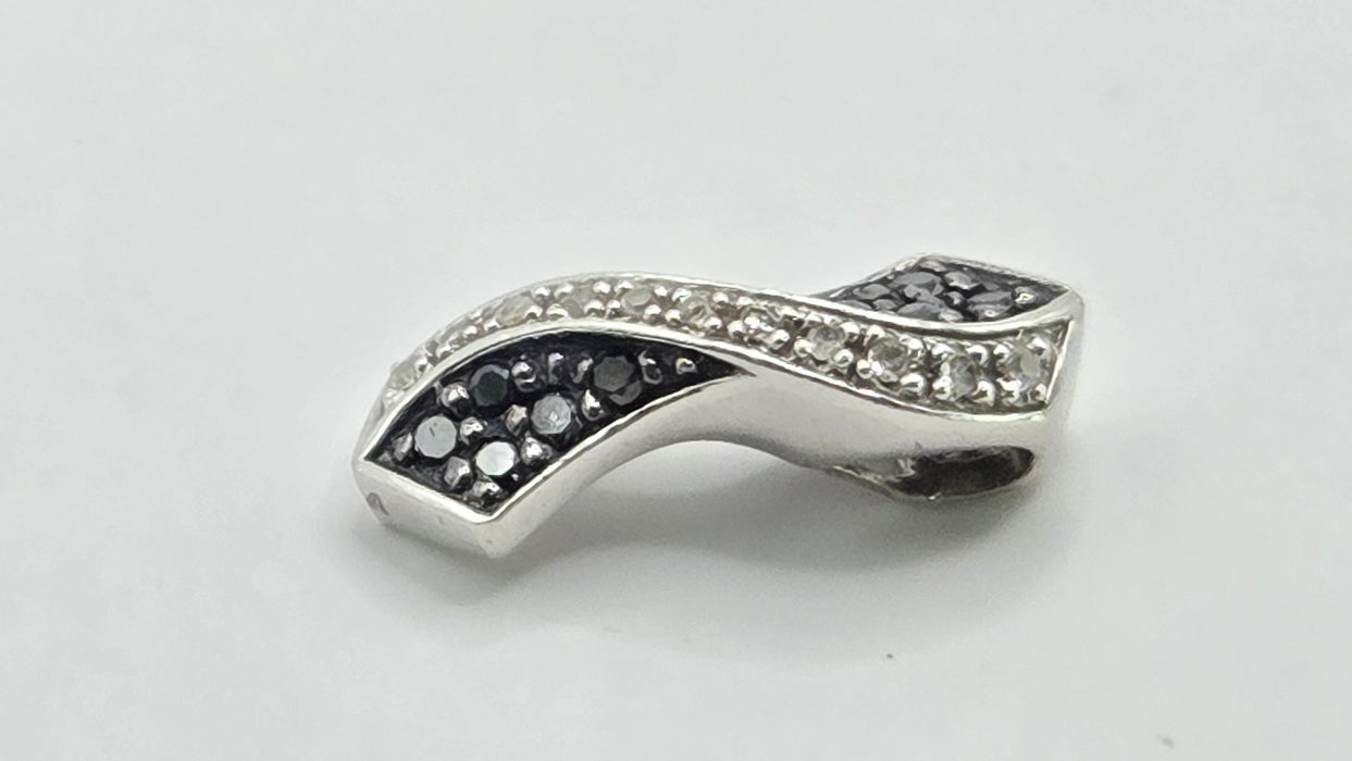 Vintage: 9ct White Gold 21 Black & White Diamond Crossover Pendant