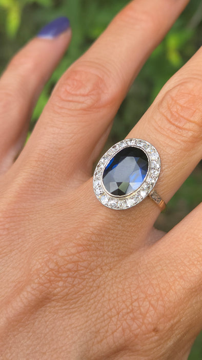 Vintage: 18ct Yellow Gold Sapphire 5.61ct & Diamond 1.00ct Oval Cluster Ring