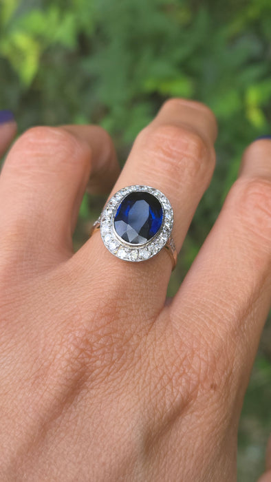 Vintage: 18ct Yellow Gold Sapphire 5.61ct & Diamond 1.00ct Oval Cluster Ring