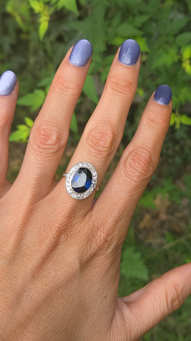 Vintage: 18ct Yellow Gold Sapphire 5.61ct & Diamond 1.00ct Oval Cluster Ring