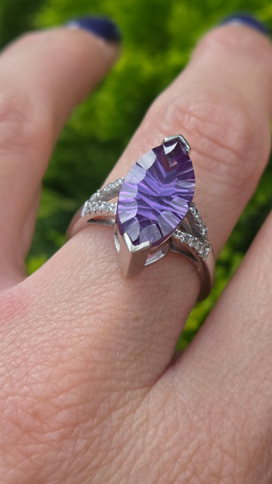Vintage: 14ct White Gold Purple Sapphire 6.91ct & Diamond Ring