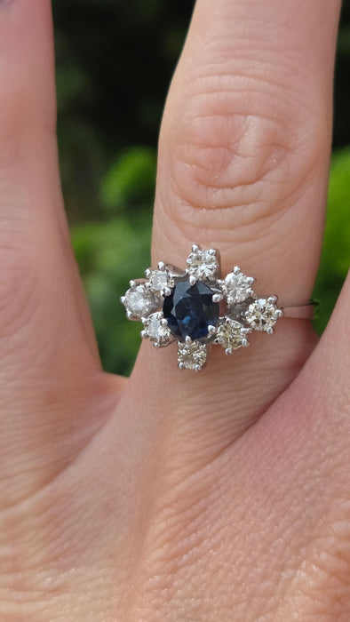 Vintage: 18ct White Gold Sapphire & Diamond Cluster Ring — 0.95ct Sapphire / 0.80ct Diamonds