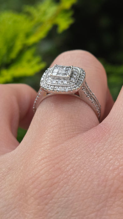 Vintage: 18ct White Gold 93 Diamond 1.00ct Three-Tier Cluster Ring