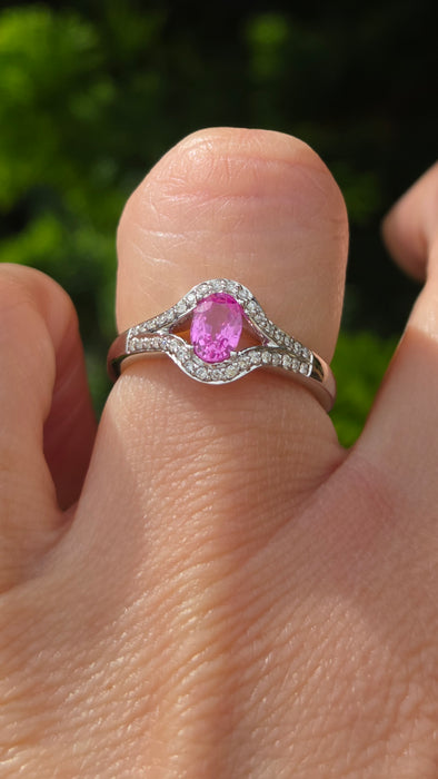 6447 Vintage: 18ct White Gold Pink Sapphire 36 Sparkling Natural Diamonds Dress Ring