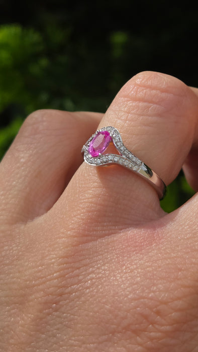 6447 Vintage: 18ct White Gold Pink Sapphire 36 Sparkling Natural Diamonds Dress Ring