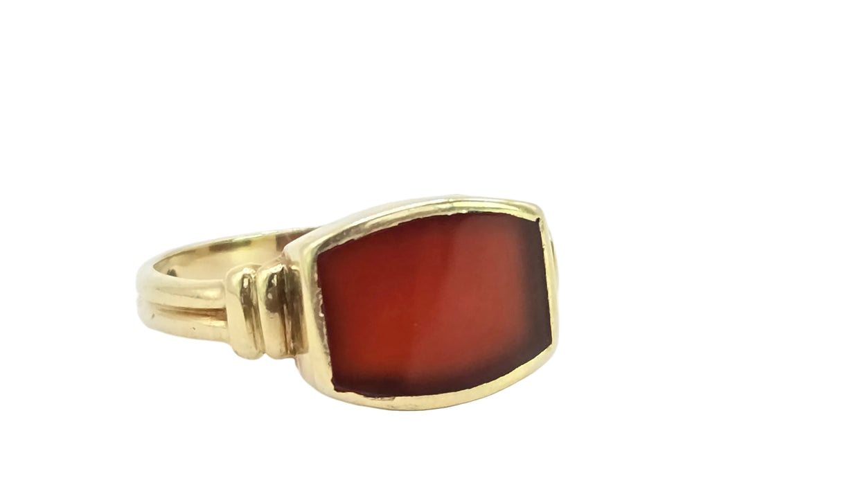 Vintage: 14ct Yellow Gold Garnet Signet Ring