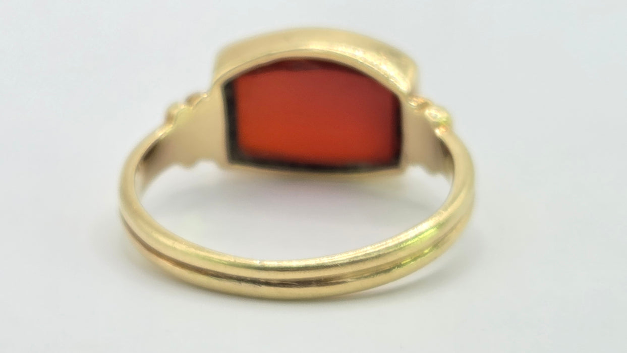 Vintage: 14ct Yellow Gold Garnet Signet Ring