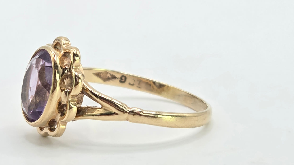Vintage: 9ct Yellow Gold Amethyst Solitaire Ring