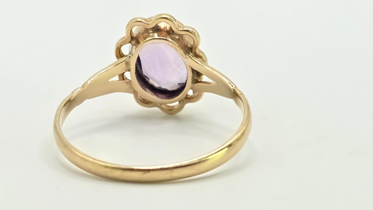 Vintage: 9ct Yellow Gold Amethyst Solitaire Ring