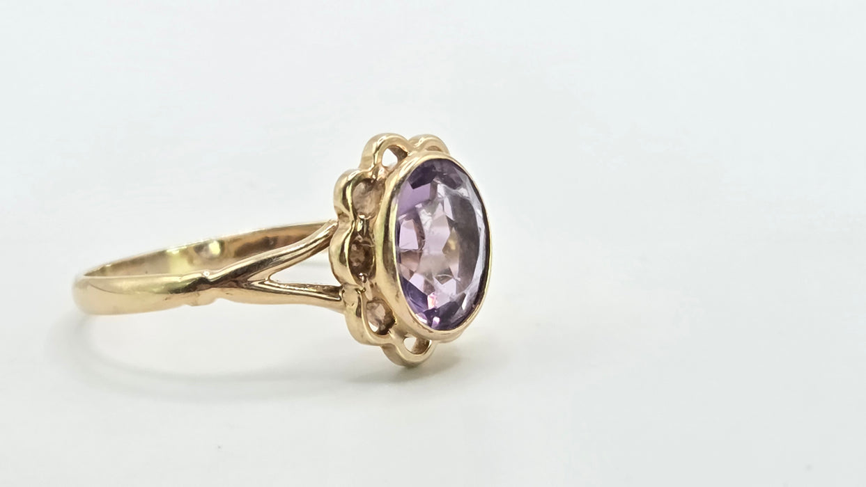 Vintage: 9ct Yellow Gold Amethyst Solitaire Ring