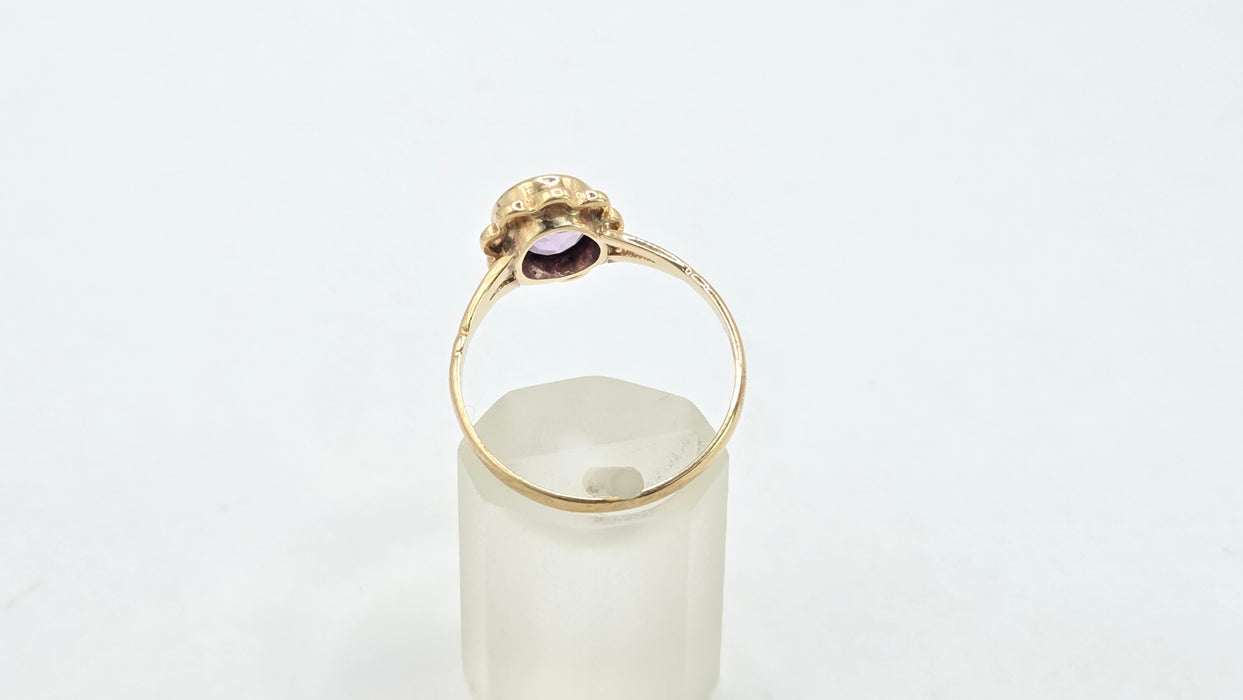Vintage: 9ct Yellow Gold Amethyst Solitaire Ring