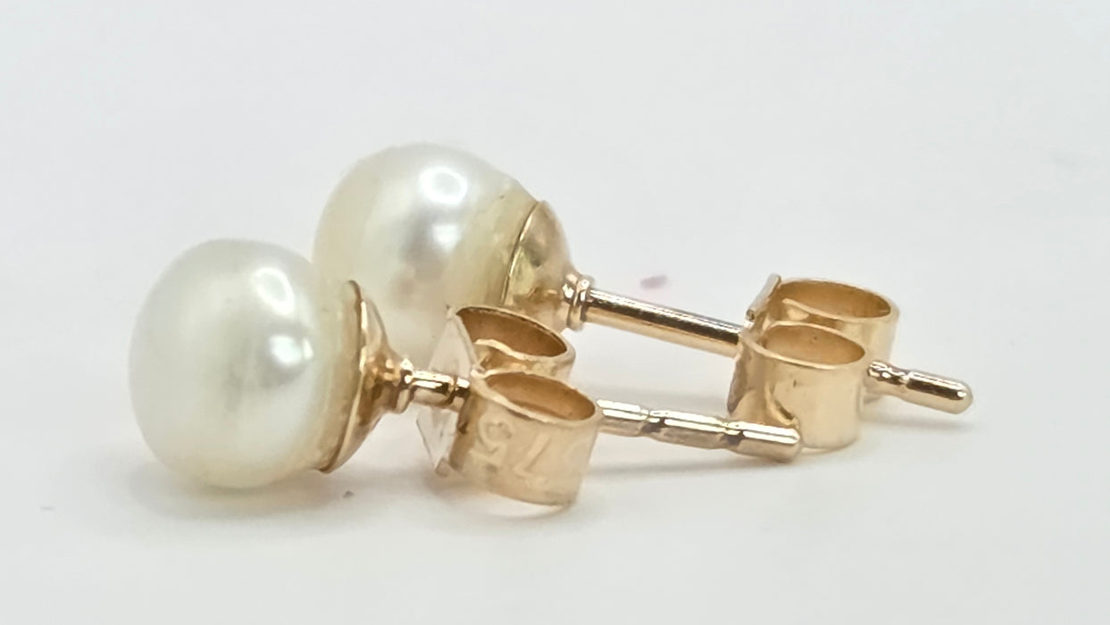 Vintage: 9ct Yellow Gold Pearl Stud Earrings