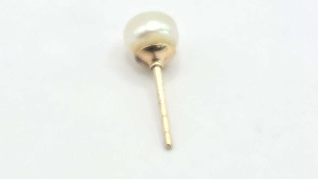 Vintage: 9ct Yellow Gold Pearl Stud Earrings