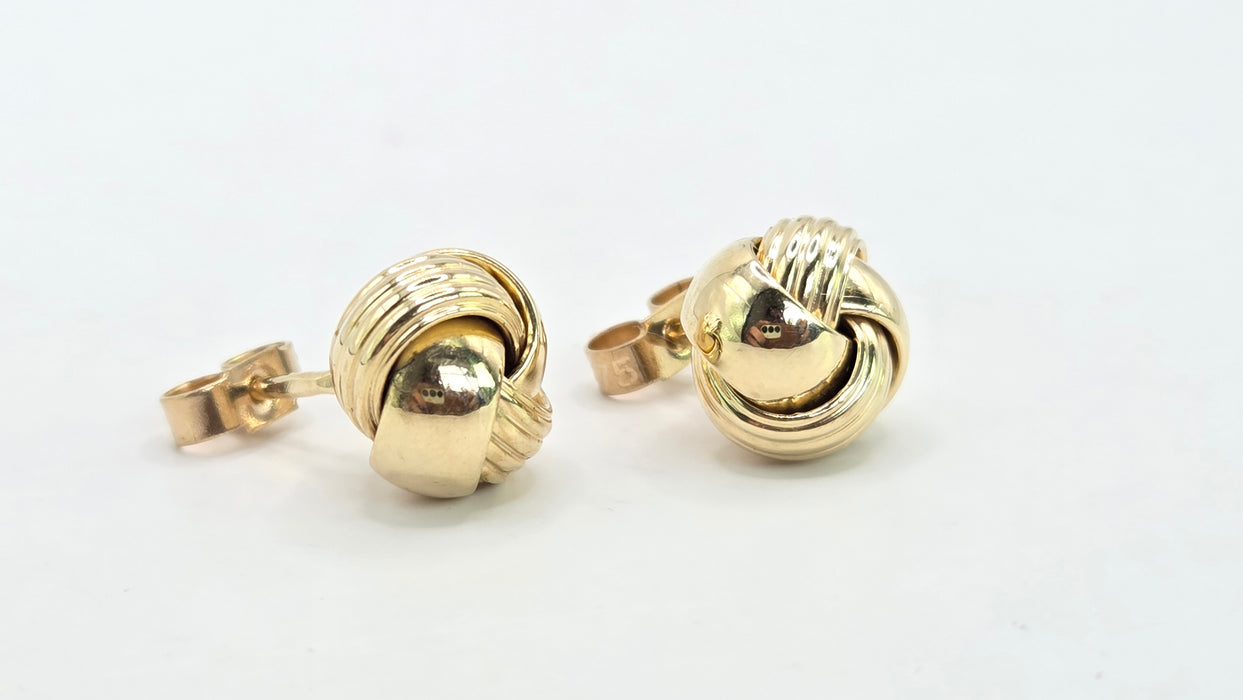 Vintage: 9ct Yellow Gold Love Knot Stud Earrings