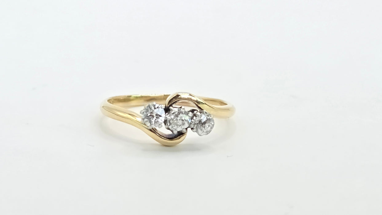 Antique: 18ct Yellow Gold & Platinum 3 Diamond Trilogy Twist Ring