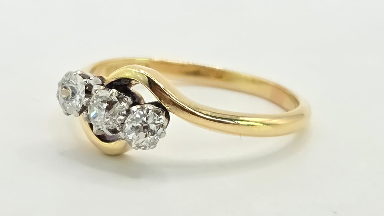 Antique: 18ct Yellow Gold & Platinum 3 Diamond Trilogy Twist Ring