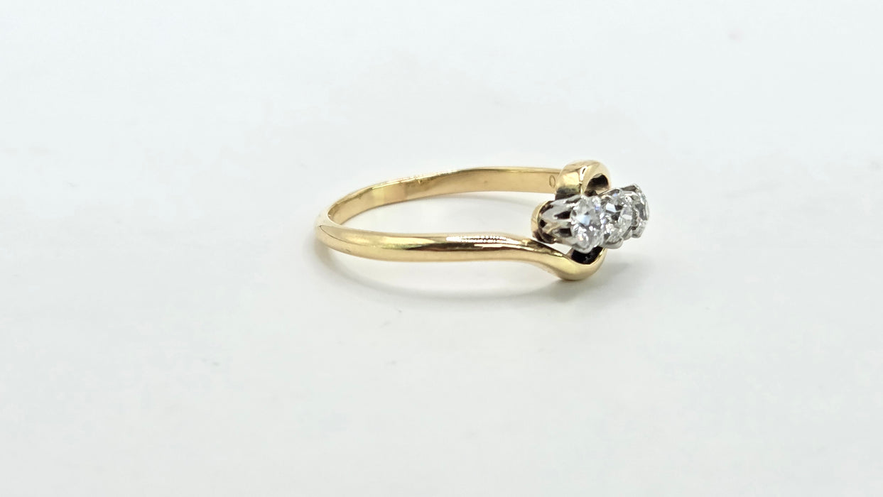 Antique: 18ct Yellow Gold & Platinum 3 Diamond Trilogy Twist Ring