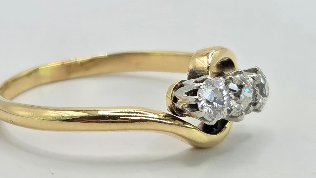 Antique: 18ct Yellow Gold & Platinum 3 Diamond Trilogy Twist Ring
