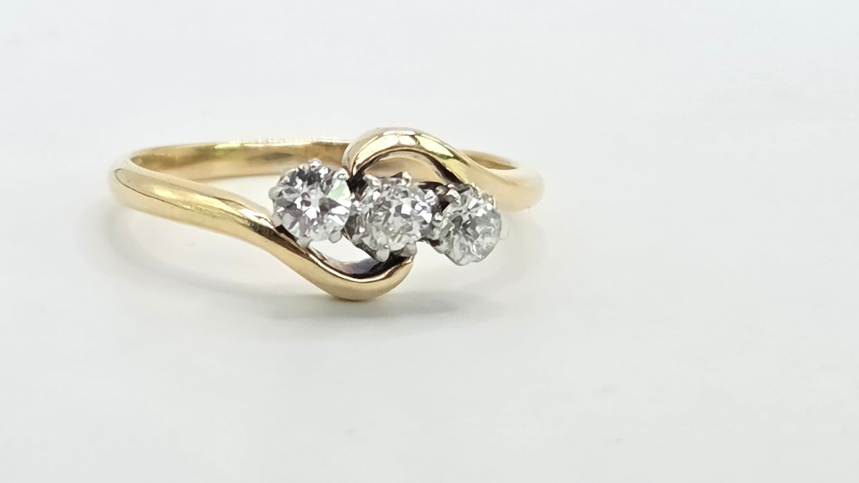 Antique: 18ct Yellow Gold & Platinum 3 Diamond Trilogy Twist Ring