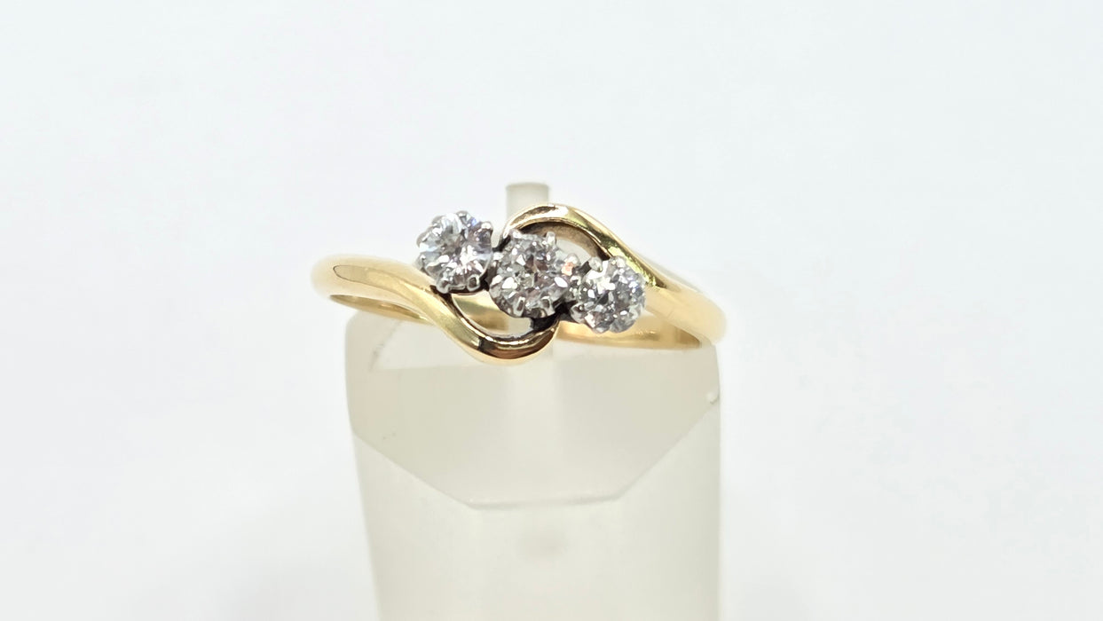Antique: 18ct Yellow Gold & Platinum 3 Diamond Trilogy Twist Ring
